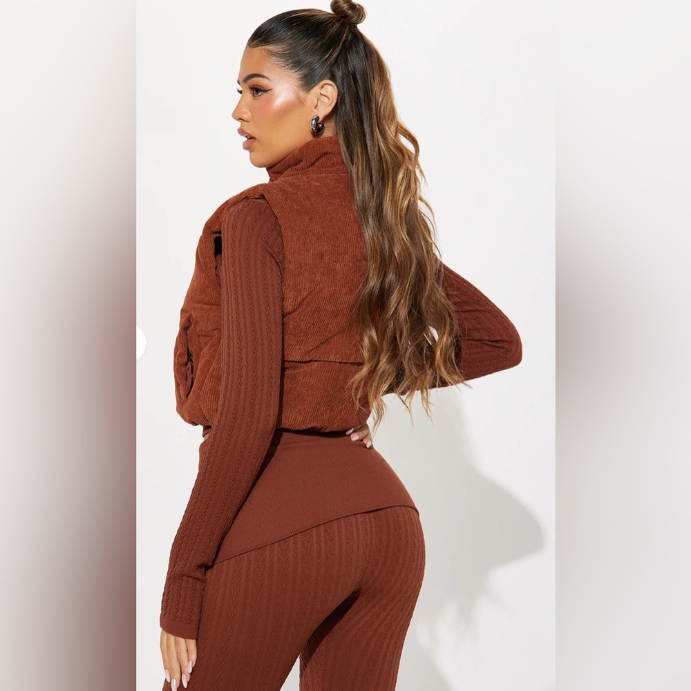 Fashion Nova/Ambiance Women’s Corduroy Puffer Vest Sz. S NWT 🤎 - Picture 3 of 5